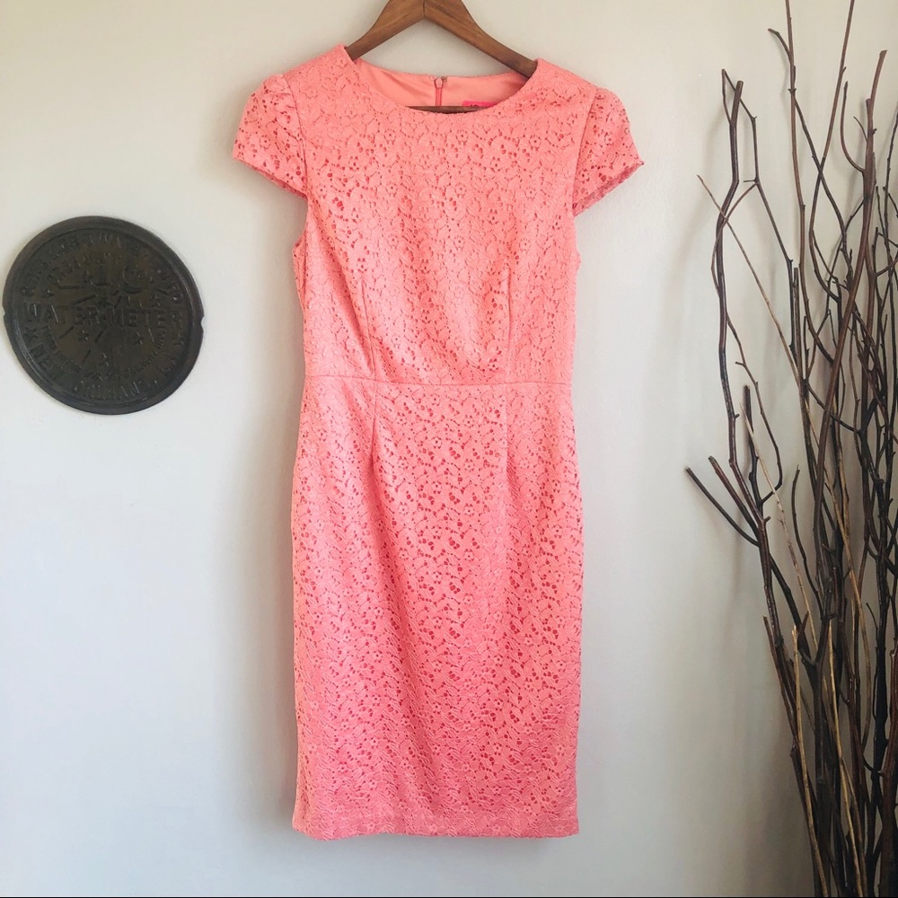 Betsey Johnson lace scuba cap sleeve dress SZ6 EUC